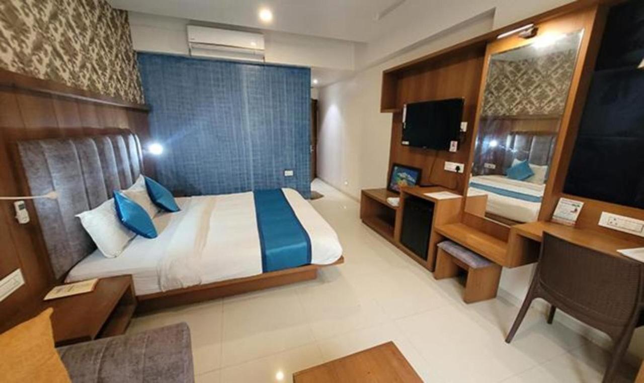 Fabhotel Prime Sapphire Regency فَدودارا المظهر الخارجي الصورة