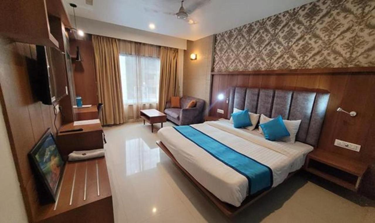 Fabhotel Prime Sapphire Regency فَدودارا المظهر الخارجي الصورة