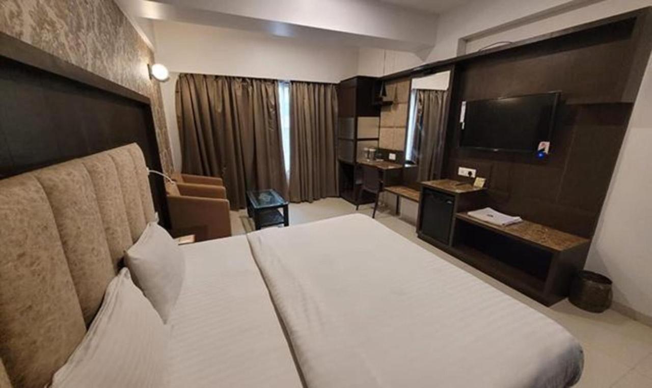 Fabhotel Prime Sapphire Regency فَدودارا المظهر الخارجي الصورة